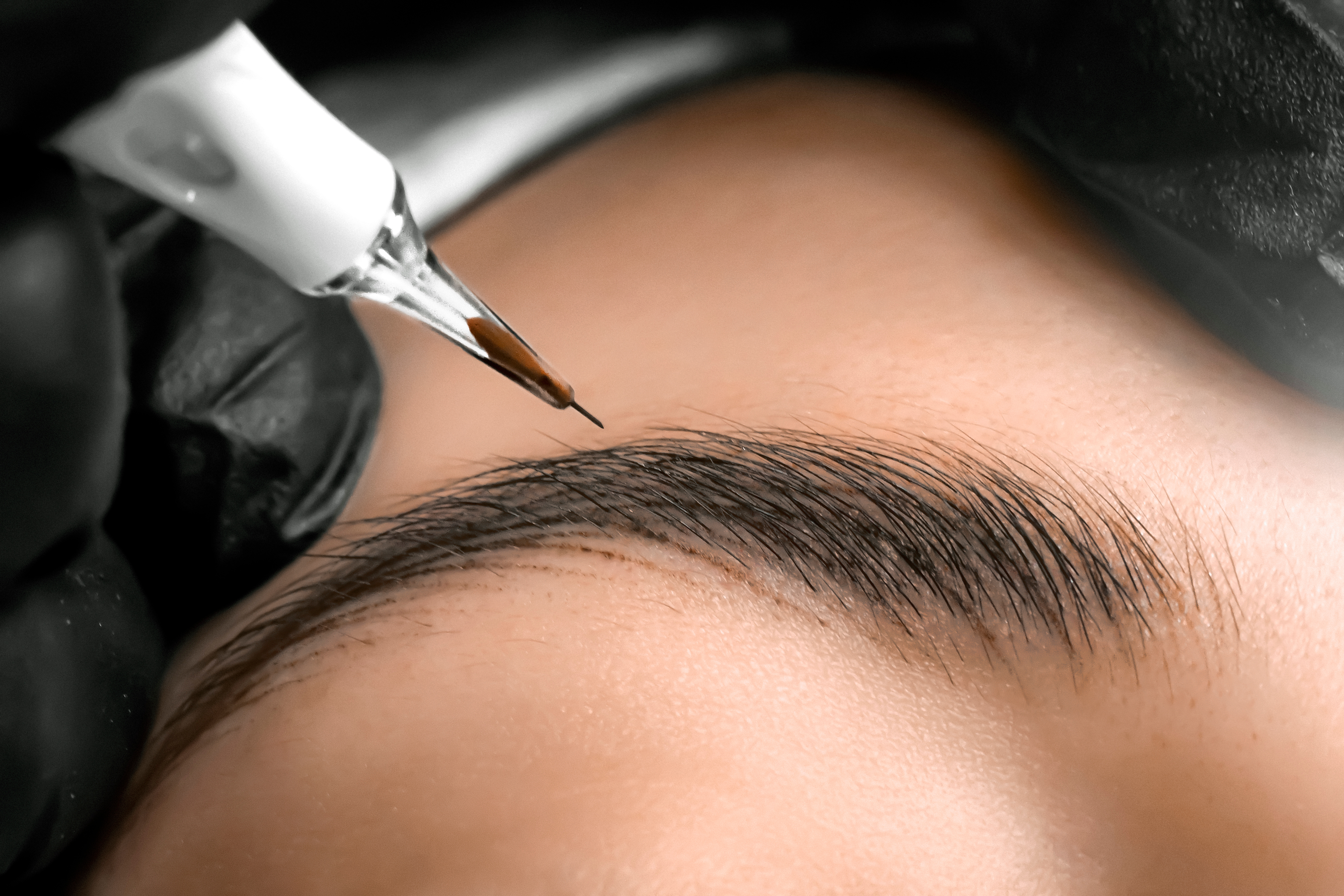 Permanent makeup Nano Hairstrokes Bryn behandling øjenbryn aarhus microblading strokes
